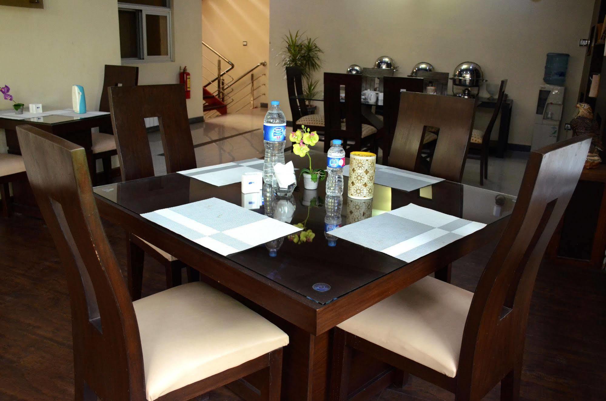 Gofas Lodge Исламабад Екстериор снимка