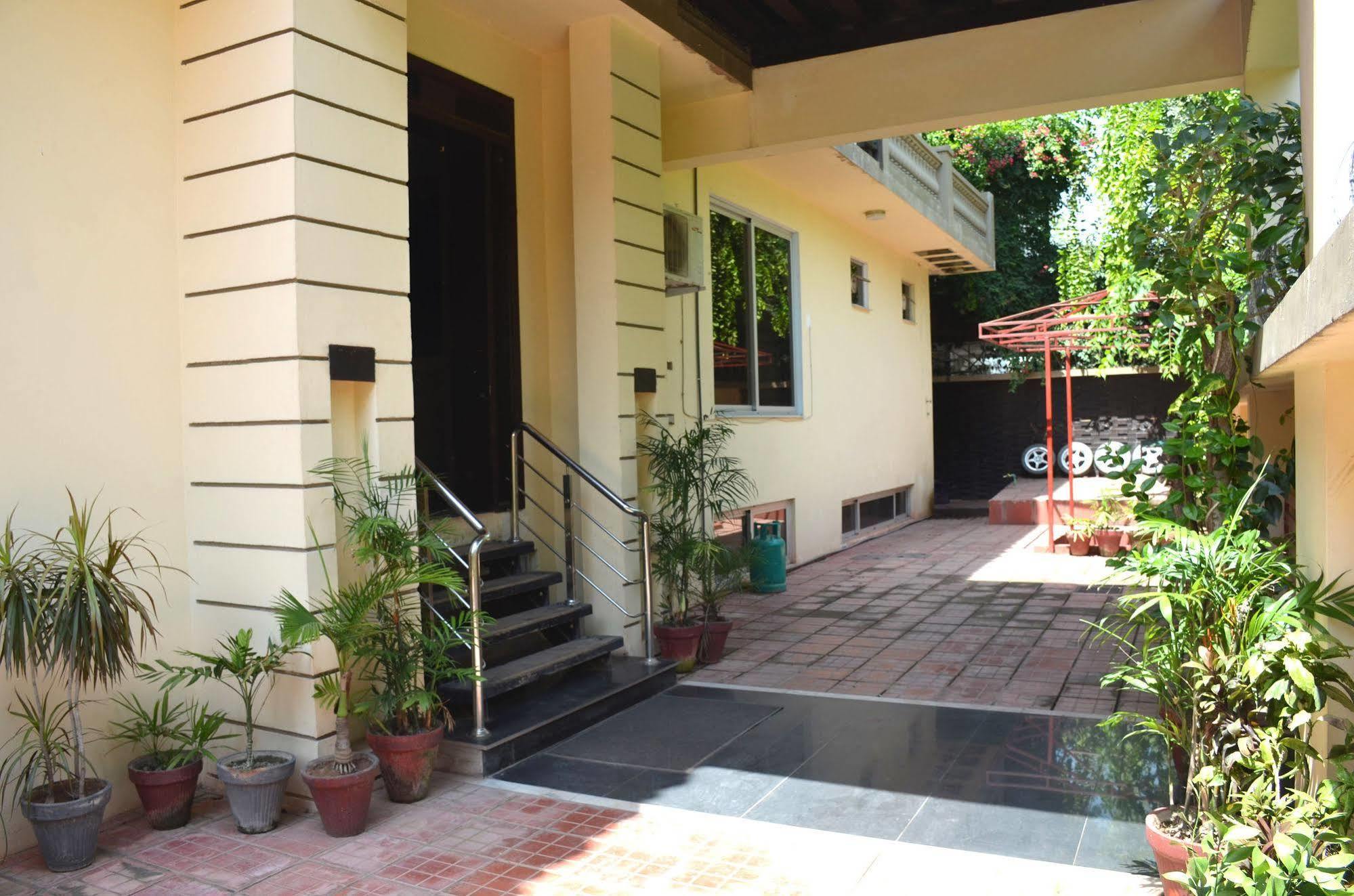 Gofas Lodge Исламабад Екстериор снимка