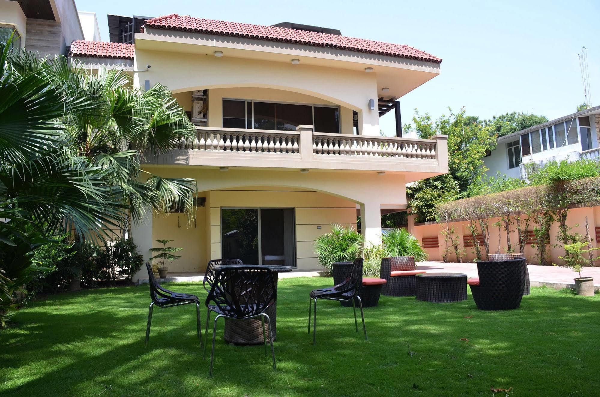 Gofas Lodge Исламабад Екстериор снимка